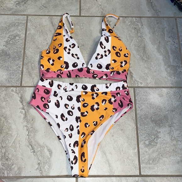 Leopard Print Block Bikini - Picture 1 of 2